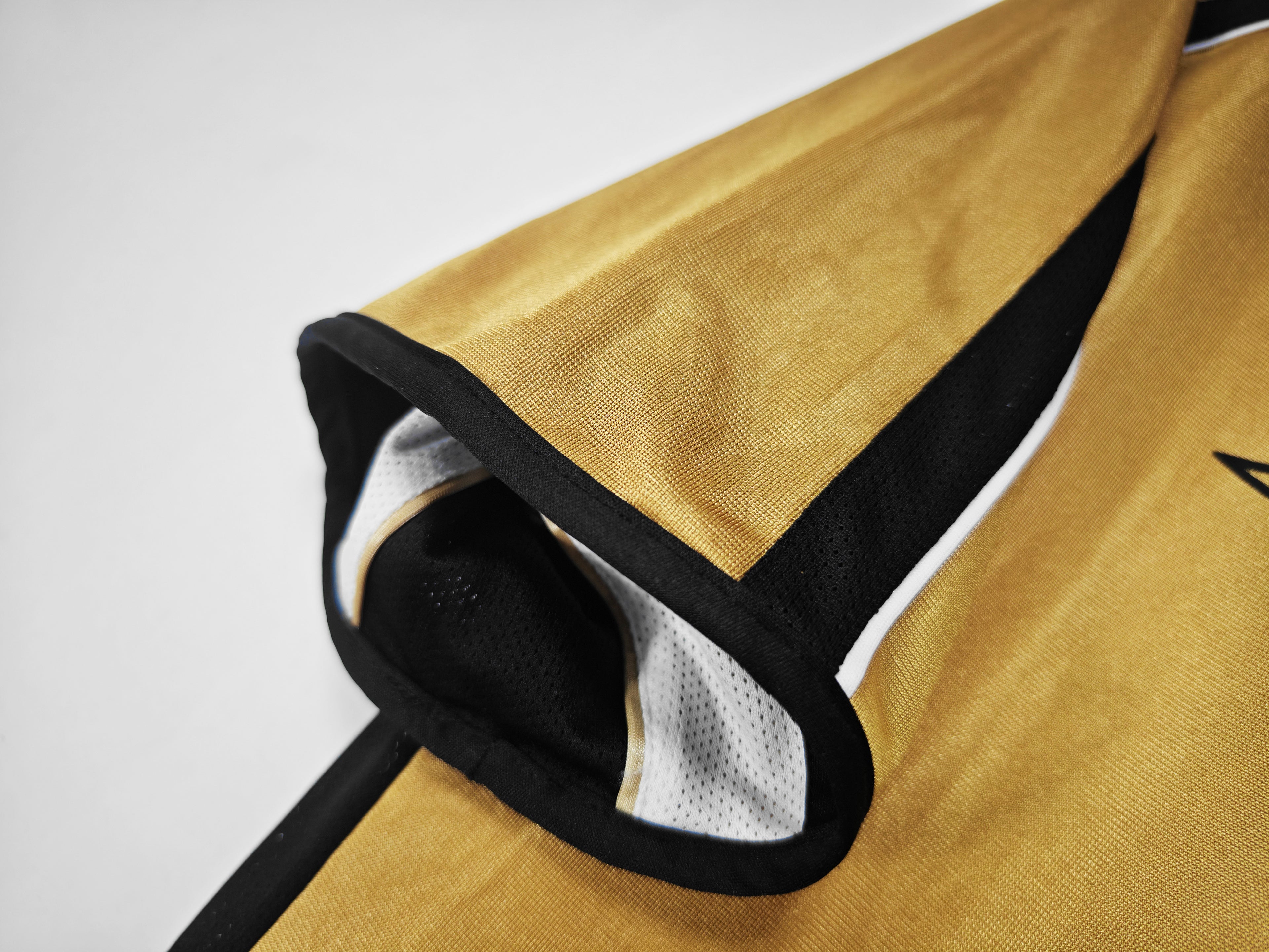 2001-02 Manchester United Centenary Retro Vintage Football Jersey - Umbro Vodafone Gold Edition